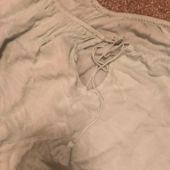 Nice top - Picture 2 of 2